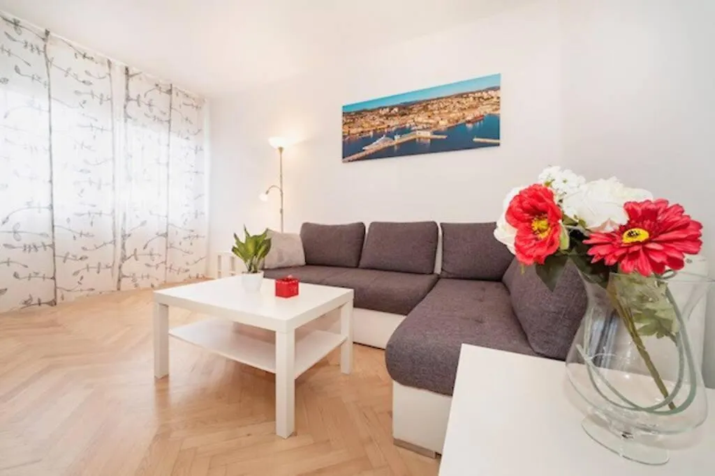 Sea City View W/ 2Bd 1Bt Free Street Parking Apartment Rijeka