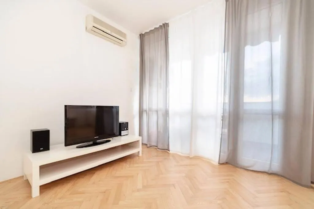 Sea City View W/ 2Bd 1Bt Free Street Parking Apartment Rijeka