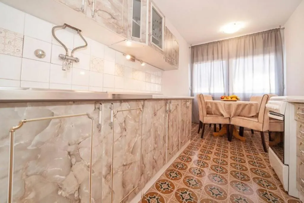 Sea City View W/ 2Bd 1Bt Free Street Parking Apartment Rijeka